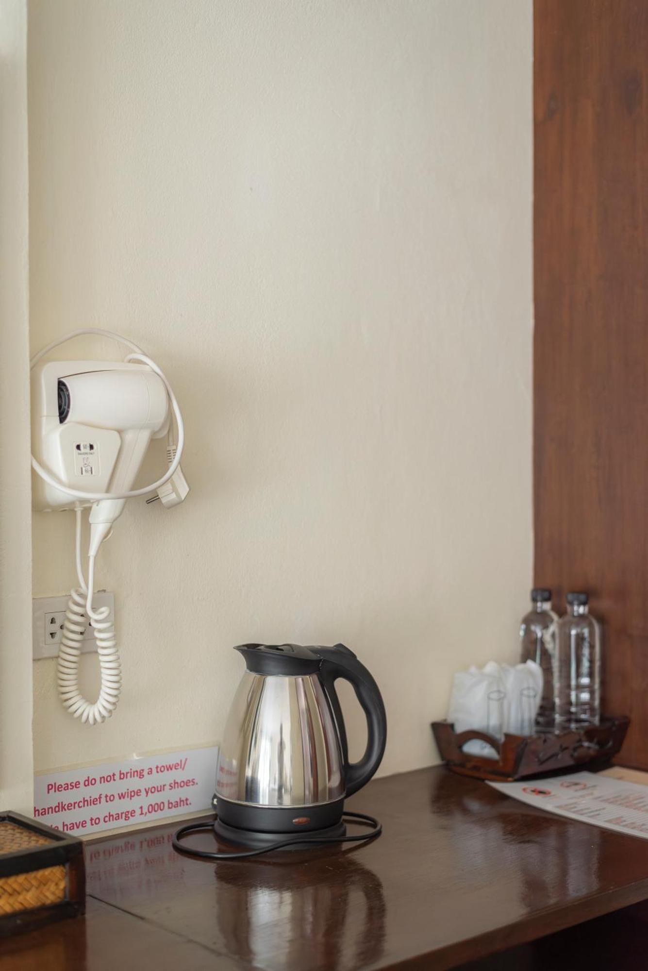 Manee Cool Mueang Hotel Chiang Mai Luaran gambar