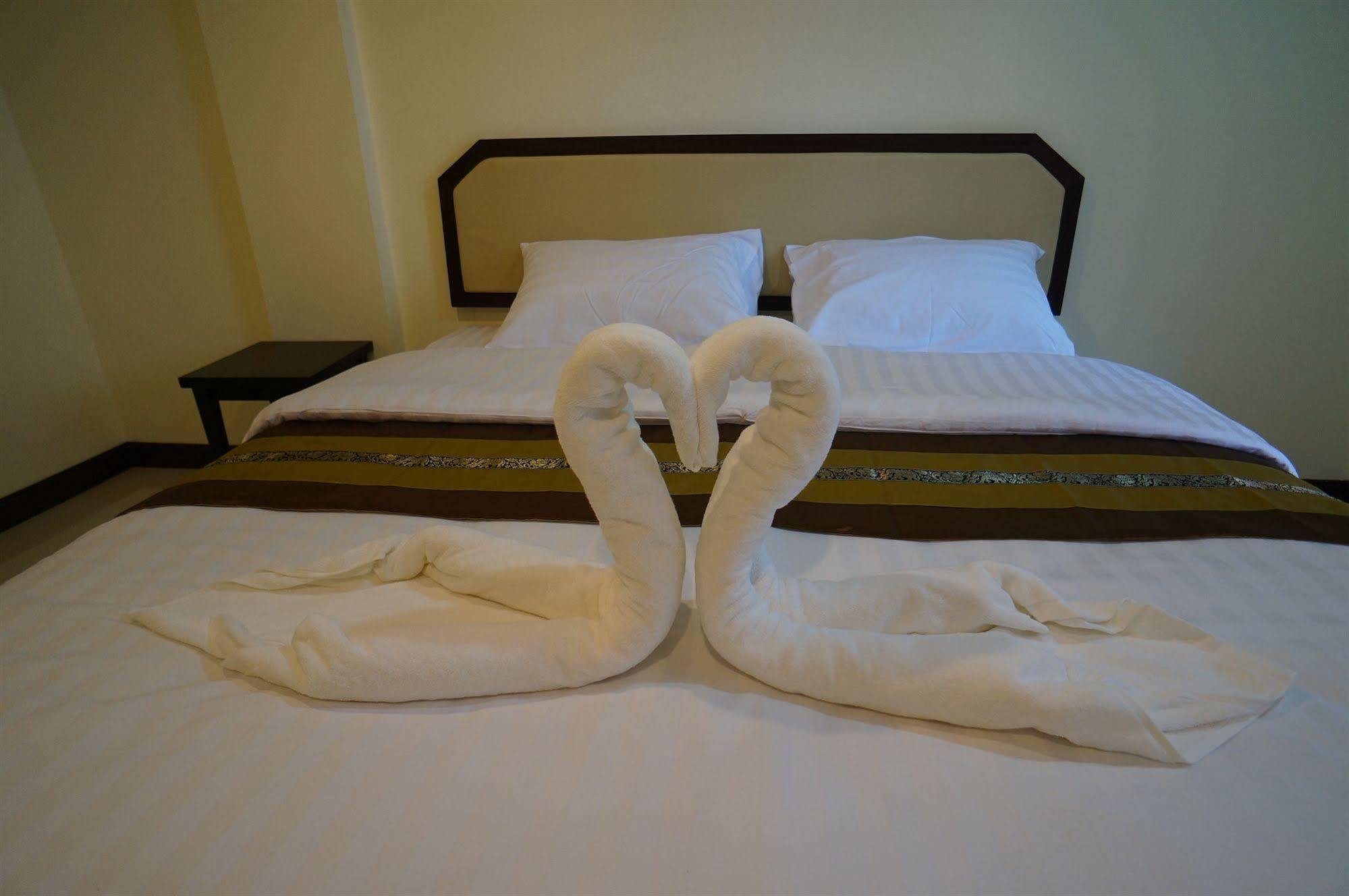 Manee Cool Mueang Hotel Chiang Mai Luaran gambar
